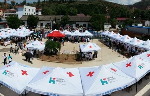 愛心活動(dòng),友情漆獻(xiàn)真情 愛心活動(dòng),友情漆獻(xiàn)真情