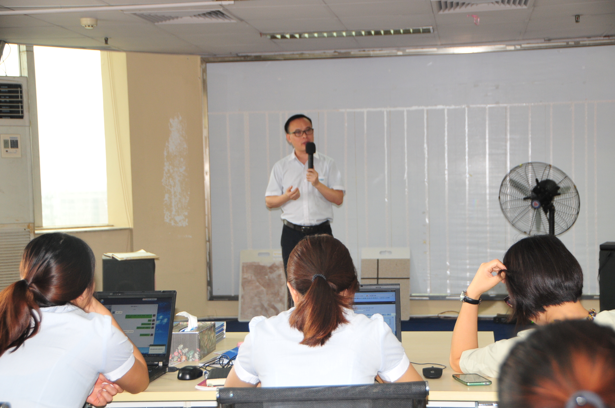 友情漆用信心和堅持,成就目標的達成 友情漆用信心和堅持,成就目標的達成